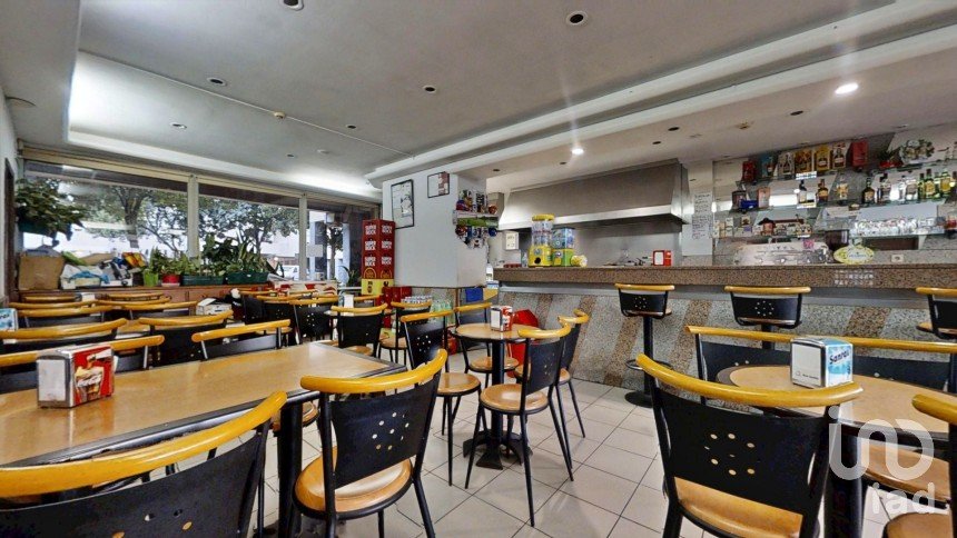 Boutique/Local commercial à Mafamude e Vilar do Paraíso de 95 m²