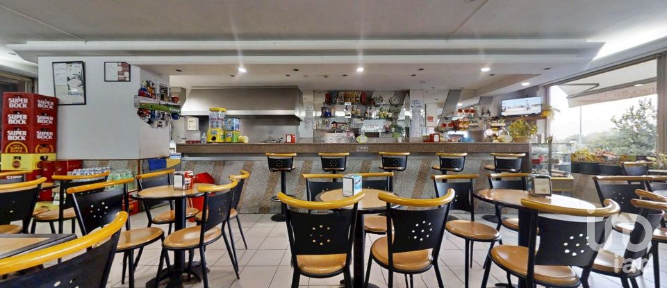 Boutique/Local commercial à Mafamude e Vilar do Paraíso de 95 m²