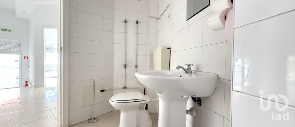 Shop / premises commercial in Oliveira do Bairro of 34 m²