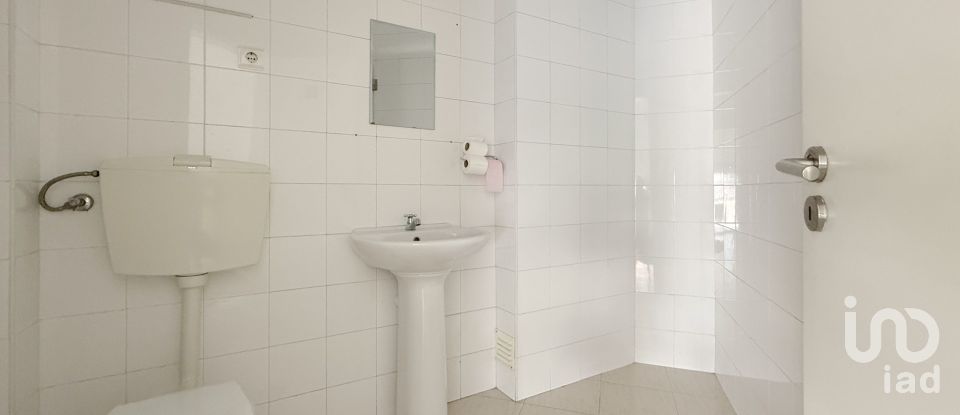 Shop / premises commercial in Oliveira do Bairro of 34 m²