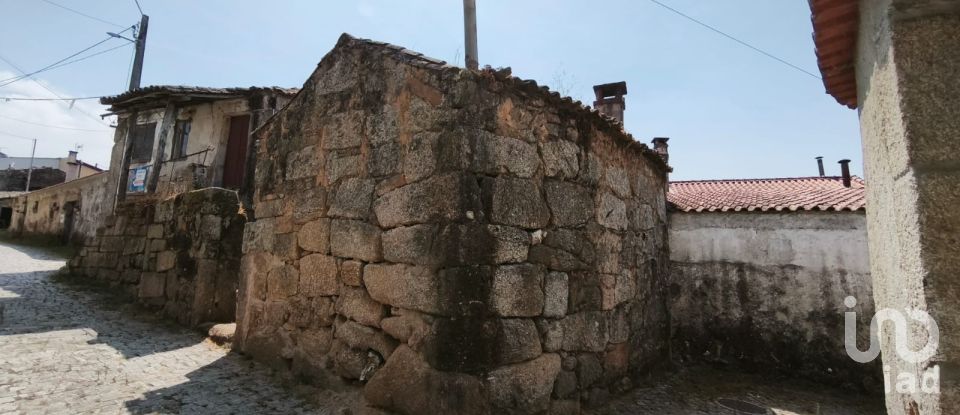 Maison T0 à Seixo da Beira de 186 m²