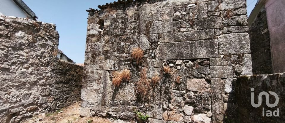 Maison T0 à Seixo da Beira de 186 m²