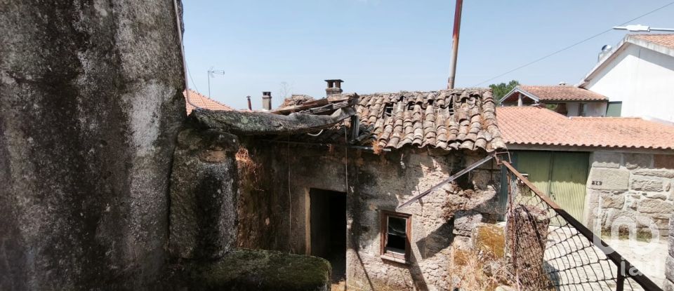 Maison T0 à Seixo da Beira de 186 m²