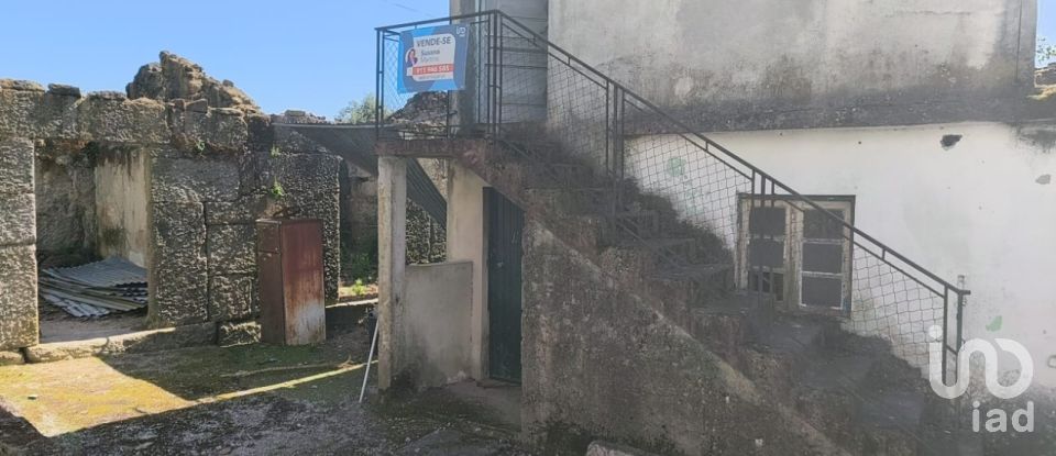 Maison T4 à Canas de Senhorim de 176 m²