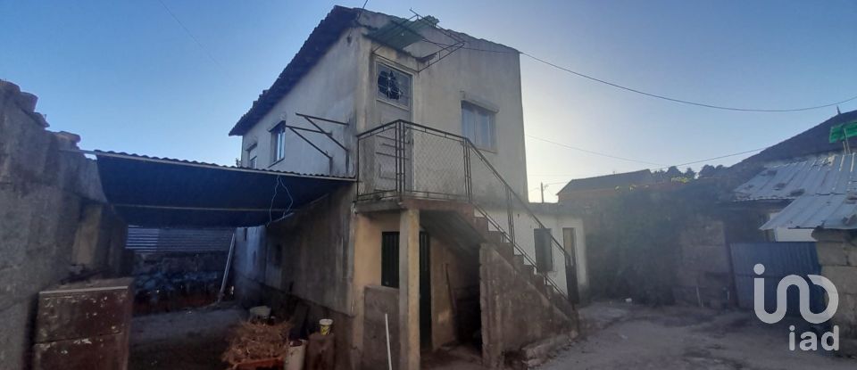 Maison T4 à Canas de Senhorim de 176 m²