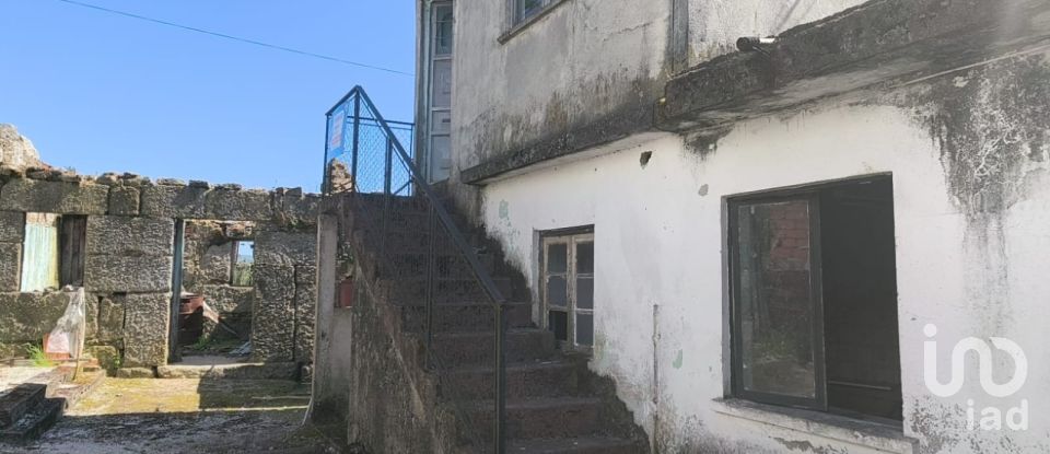 Maison T4 à Canas de Senhorim de 176 m²