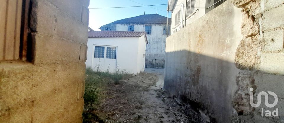 Maison T4 à Canas de Senhorim de 176 m²