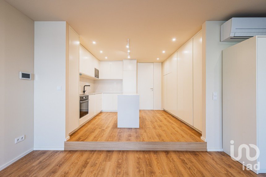 Apartment T2 in Campanhã of 79 m²