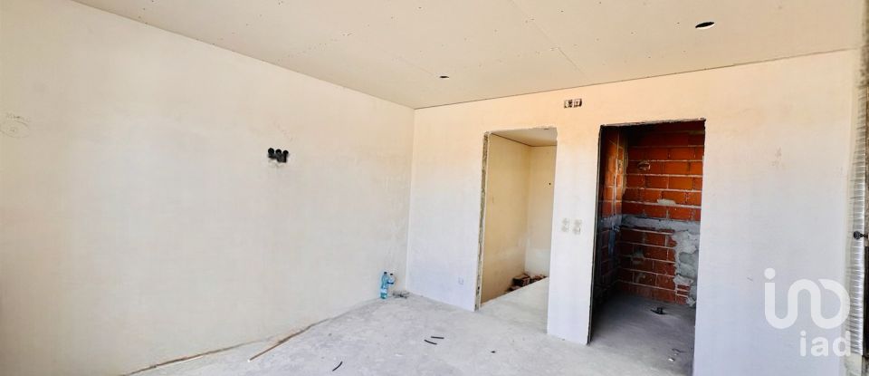 House T3 in Fernão Ferro of 130 m²