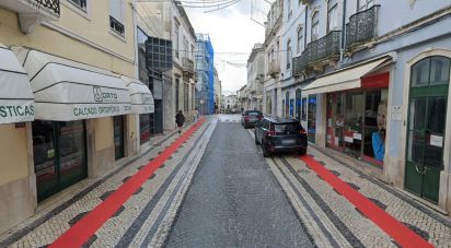 Boutique/Local commercial à Santarém (Marvila), Santa Iria Da Ribeira De Santarém, Santarém (São Salvador) E Santarém (São Nicolau) de 403 m²