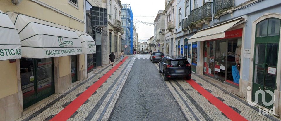 Loja / Estabelecimento Comercial em Santarém (Marvila), Santa Iria Da Ribeira De Santarém, Santarém (São Salvador) E Santarém (São Nicolau) de 403 m²