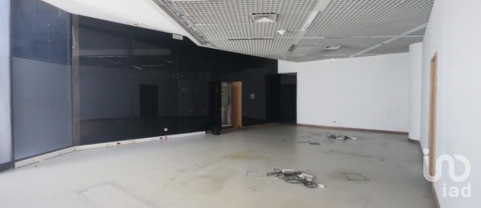 Loja / Estabelecimento Comercial em Santarém (Marvila), Santa Iria Da Ribeira De Santarém, Santarém (São Salvador) E Santarém (São Nicolau) de 403 m²