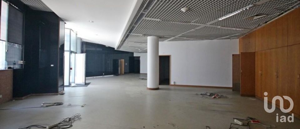 Loja / Estabelecimento Comercial em Santarém (Marvila), Santa Iria Da Ribeira De Santarém, Santarém (São Salvador) E Santarém (São Nicolau) de 403 m²