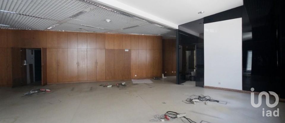 Loja / Estabelecimento Comercial em Santarém (Marvila), Santa Iria Da Ribeira De Santarém, Santarém (São Salvador) E Santarém (São Nicolau) de 403 m²