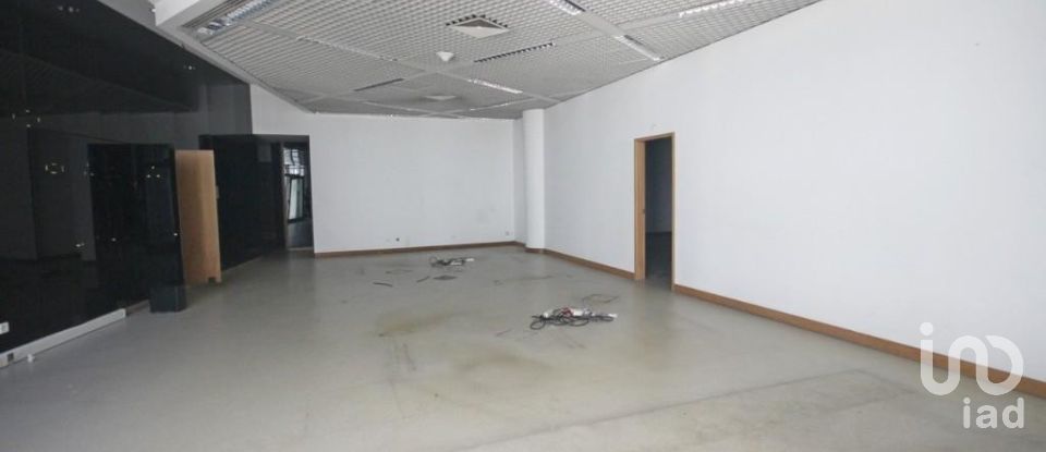 Loja / Estabelecimento Comercial em Santarém (Marvila), Santa Iria Da Ribeira De Santarém, Santarém (São Salvador) E Santarém (São Nicolau) de 403 m²