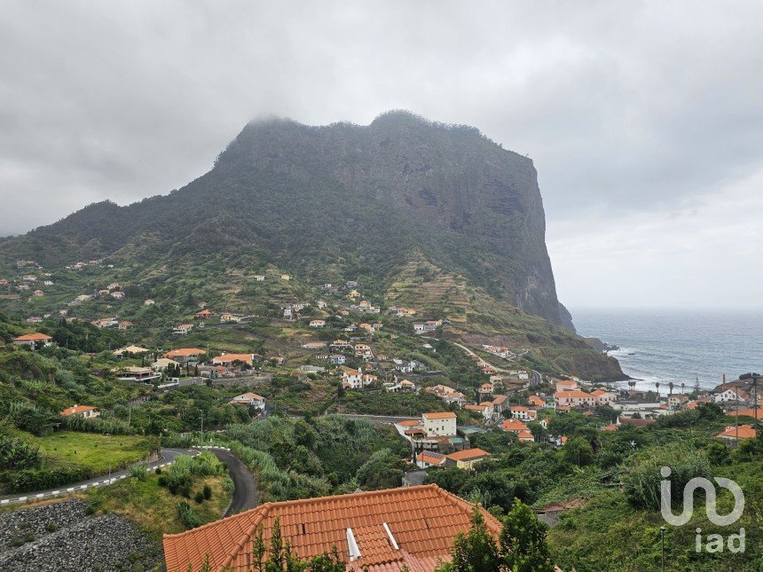 Land in Porto da Cruz of 610 m²