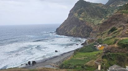 Terrain à Porto da Cruz de 1 000 m²