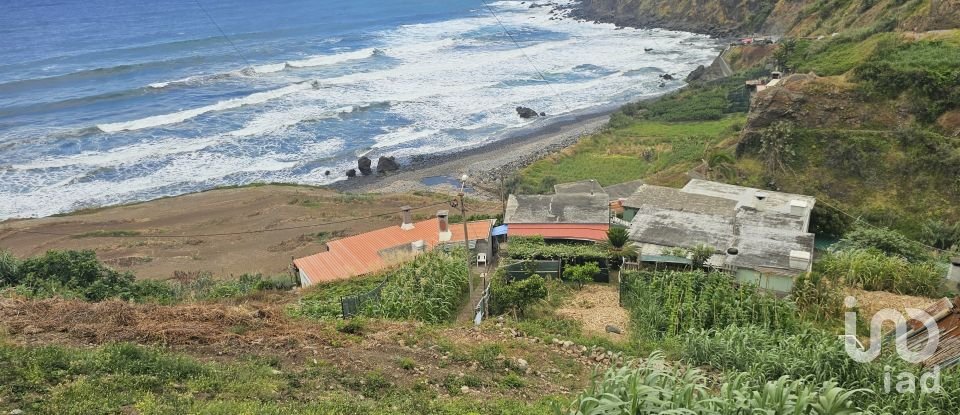 Land in Porto da Cruz of 1,000 m²