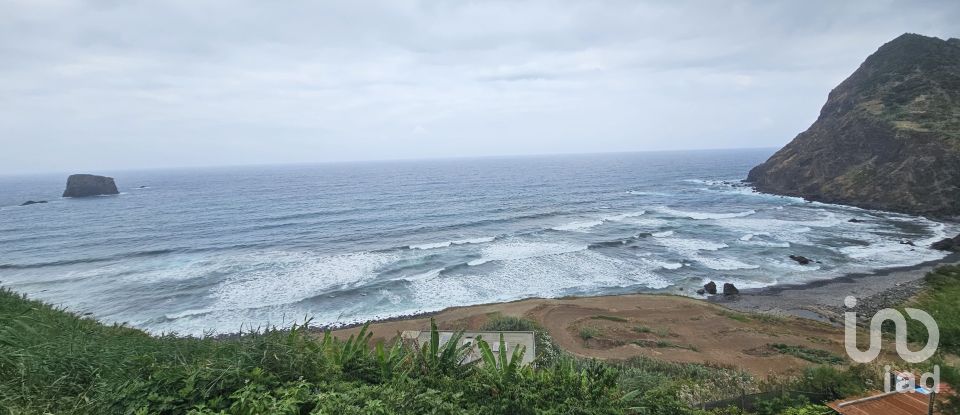 Land in Porto da Cruz of 1,000 m²