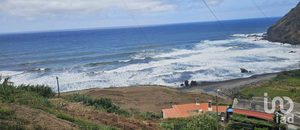 Land in Porto da Cruz of 1,000 m²