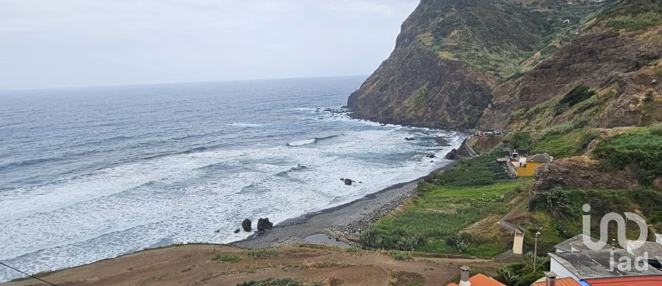 Land in Porto da Cruz of 1,000 m²