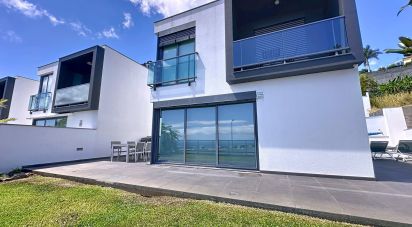 House T3 in Caniço of 238 m²