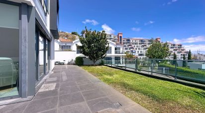 House T3 in Caniço of 238 m²