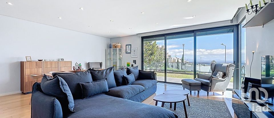 House T3 in Caniço of 238 m²