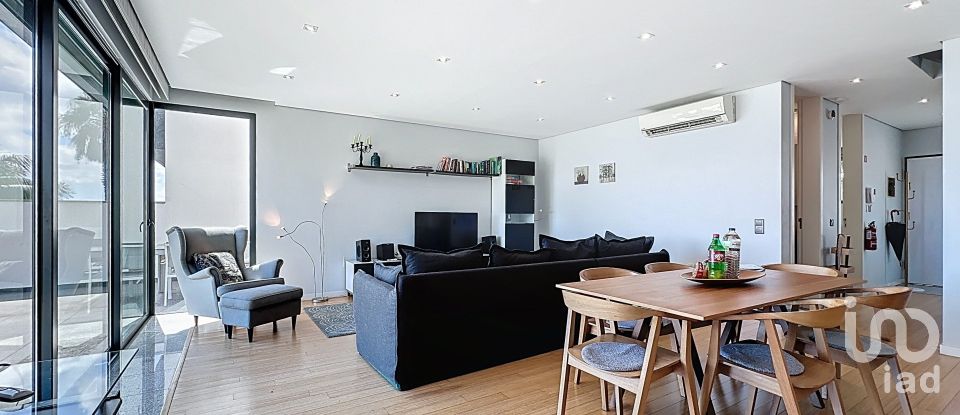 House T3 in Caniço of 238 m²