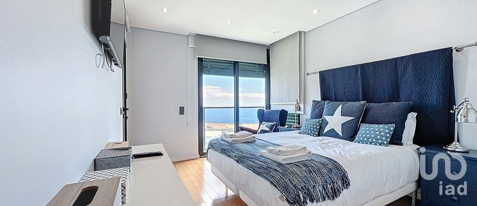 House T3 in Caniço of 238 m²