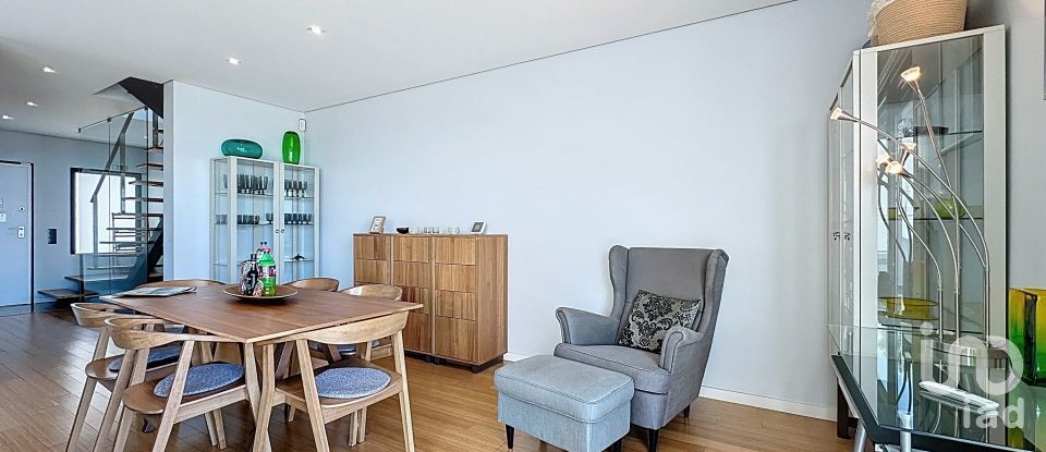 House T3 in Caniço of 238 m²