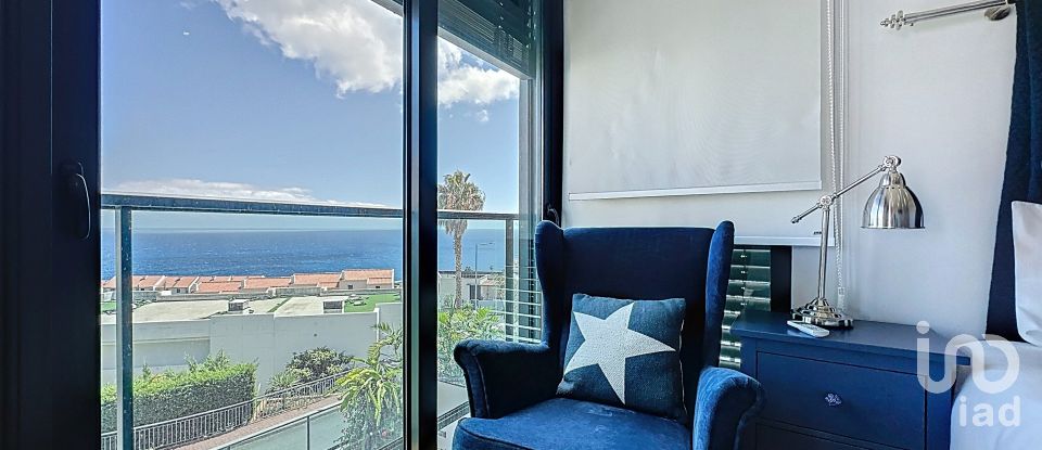 House T3 in Caniço of 238 m²