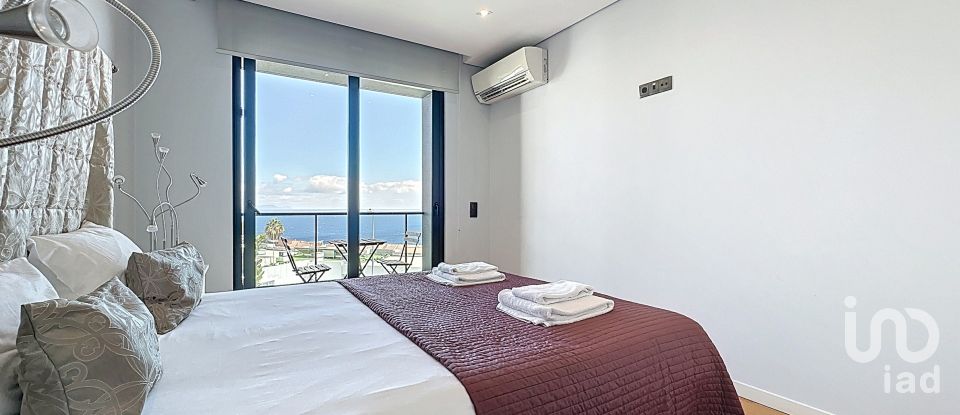 House T3 in Caniço of 238 m²