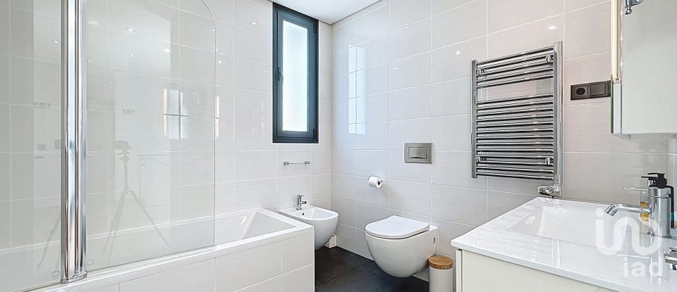 House T3 in Caniço of 238 m²