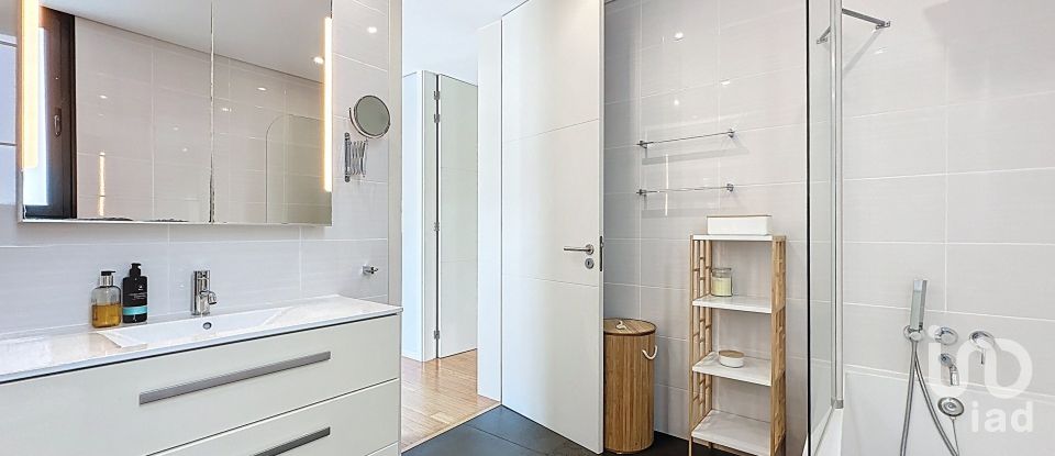 House T3 in Caniço of 238 m²