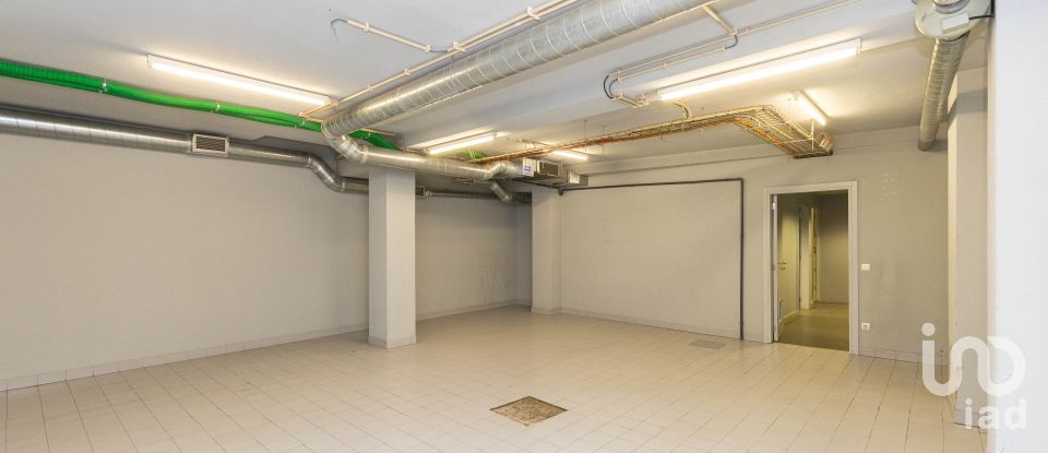 Shop / premises commercial in Cedofeita, Santo Ildefonso, Sé, Miragaia, São Nicolau e Vitória of 196 m²