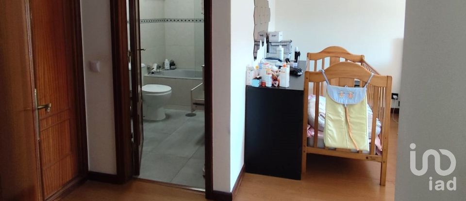 Apartamento T3 em Grijó e Sermonde de 130 m²