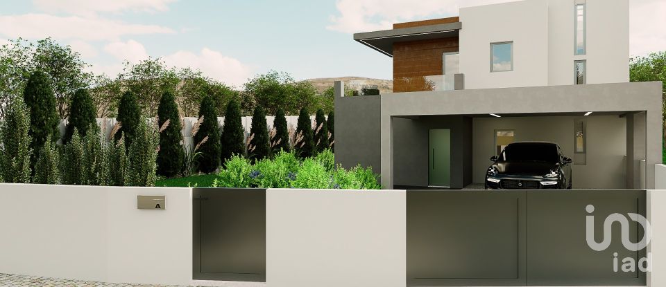 Maison T3 à Usseira de 218 m²
