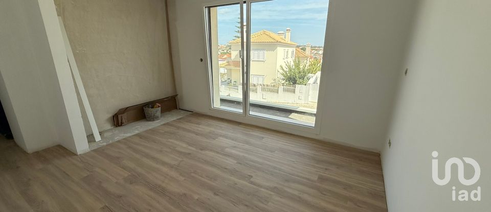 Moradia T4 em Charneca De Caparica E Sobreda de 164 m²
