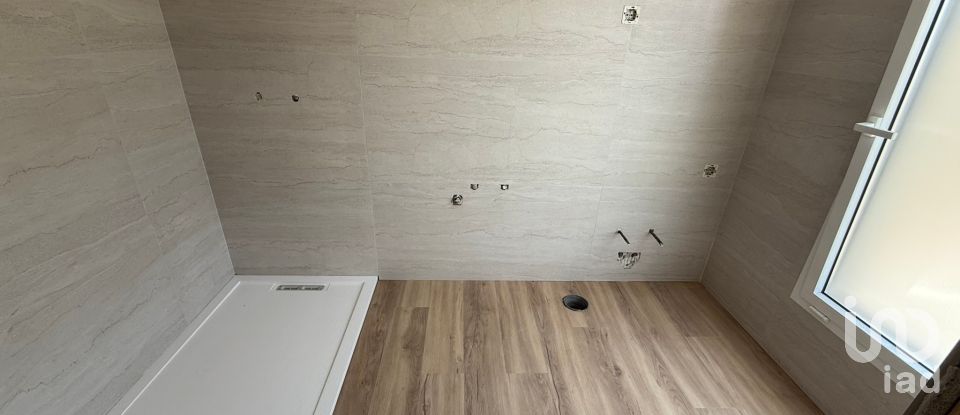 Moradia T4 em Charneca De Caparica E Sobreda de 164 m²