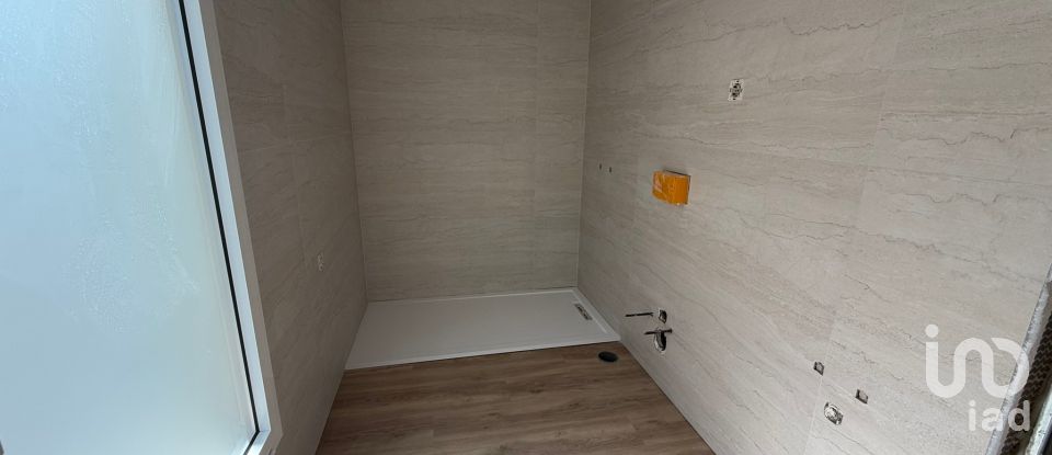 Moradia T4 em Charneca De Caparica E Sobreda de 164 m²