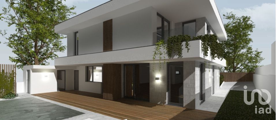 Moradia T4 em Charneca De Caparica E Sobreda de 164 m²
