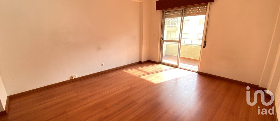 Apartment T3 in Rio de Mouro of 115 m²