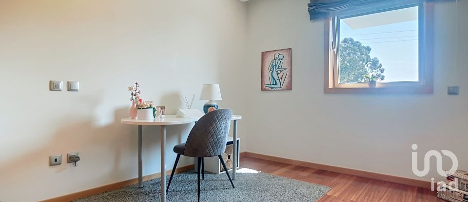 Moradia T4 em Arcozelo de 332 m²