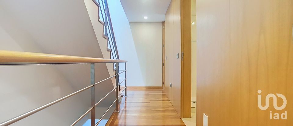 Moradia T4 em Arcozelo de 332 m²