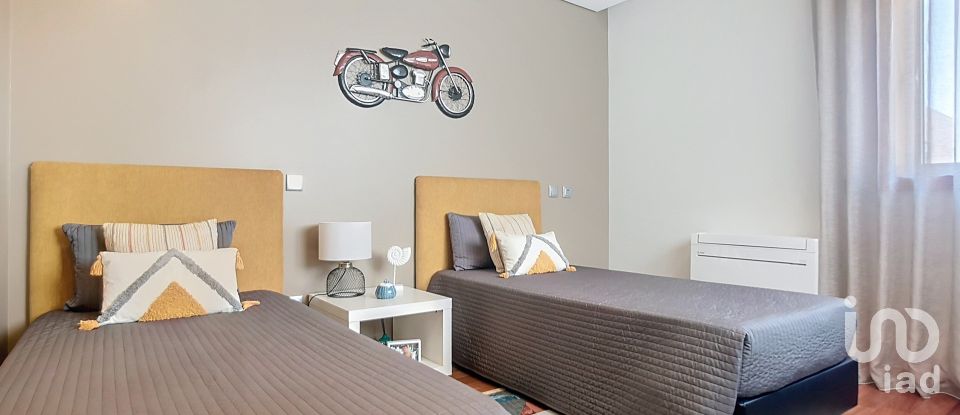 Moradia T4 em Arcozelo de 332 m²