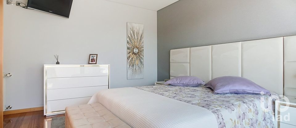 Moradia T4 em Arcozelo de 332 m²