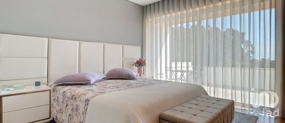 Moradia T4 em Arcozelo de 332 m²