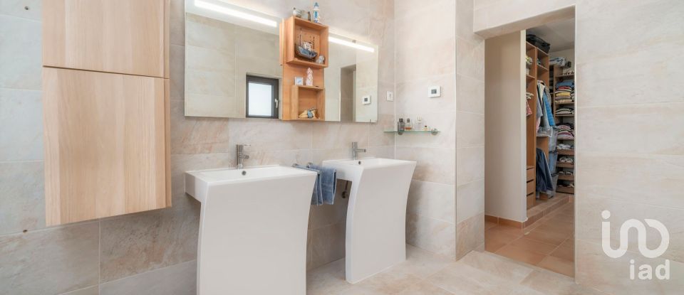 Maison T3 à Faro (Sé e São Pedro) de 280 m²