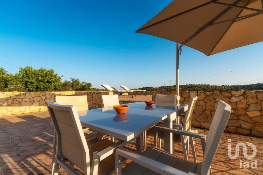 Maison T3 à Faro (Sé e São Pedro) de 280 m²